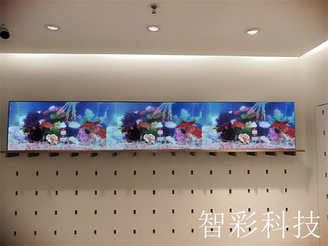 Lily服裝店LED顯示屏由上海智彩科技設(shè)計(jì)、安裝